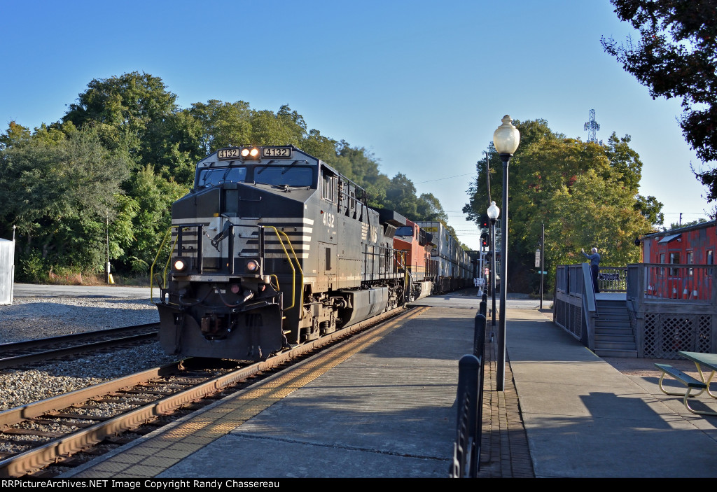 NS 4132 Train 283